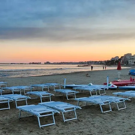Pochi Passi Dal Mar Nettuno
